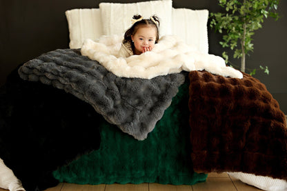 Ultra Cloud Onyx Blanket