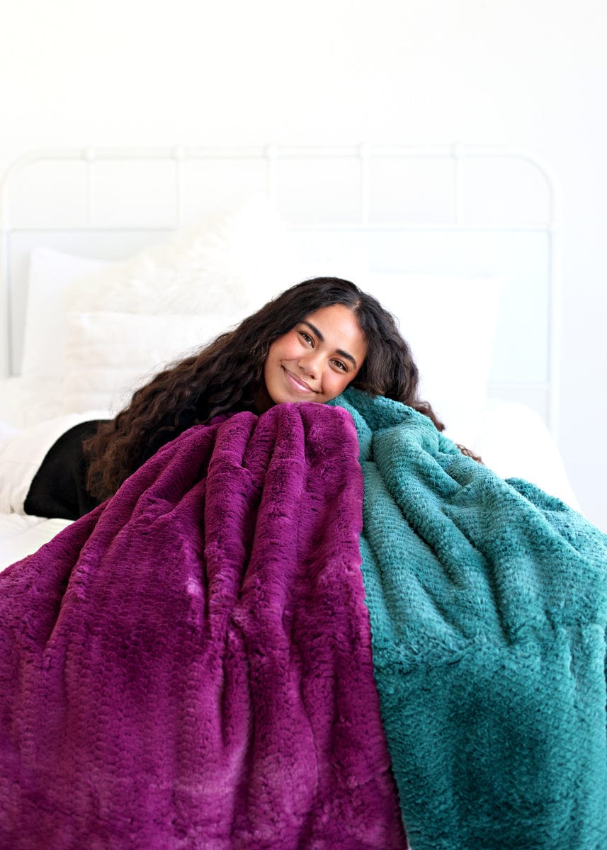 Feathers Grape Royal Blanket