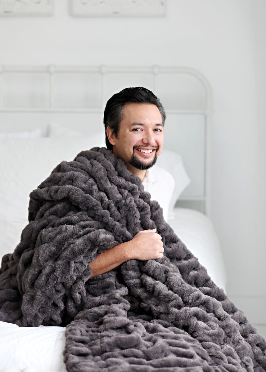 Hugs Charcoal Blanket