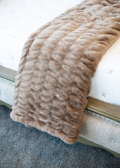 Hugs Milk Chocolate Blanket
