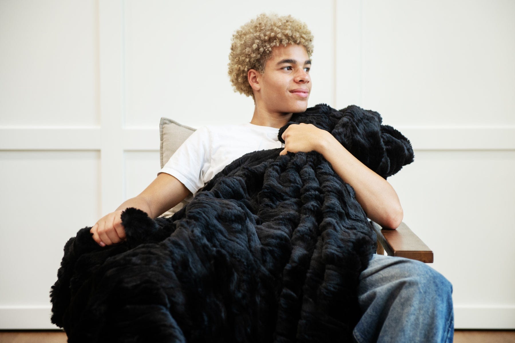 Sculpted Plush Black Blanket