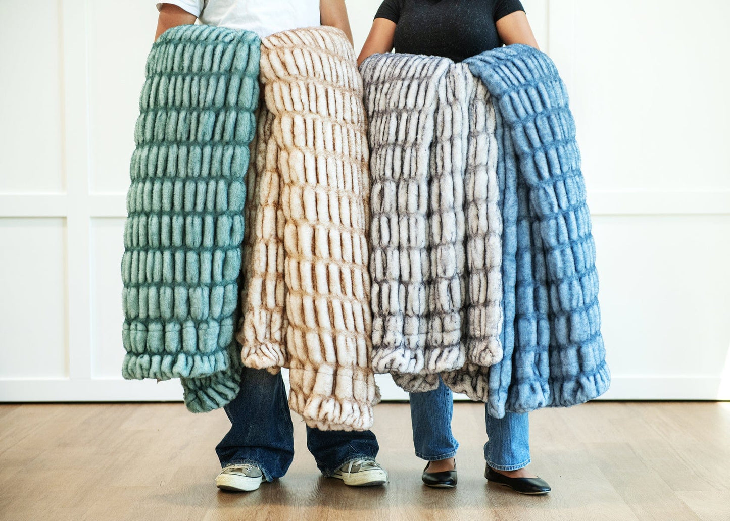 Hugs Sapphire Blanket