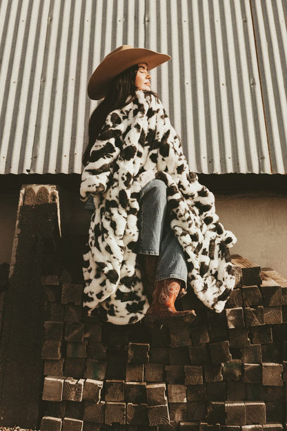 Hugs Black Cow Blanket