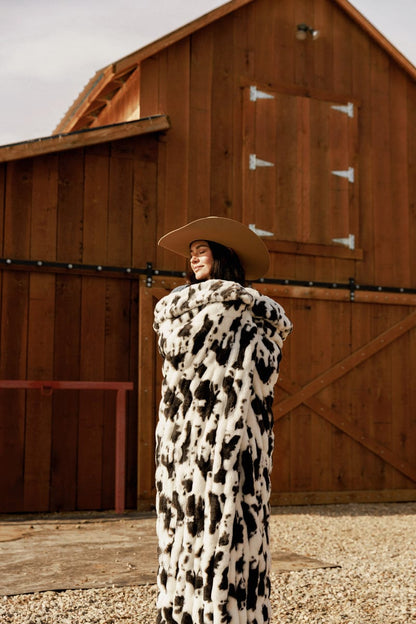 Hugs Black Cow Blanket